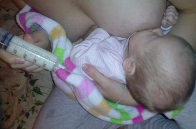 Jak skutecznie wspierać karmienie piersią wcześniaków – porady dla mam