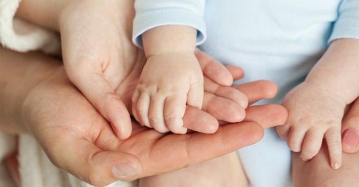 Wpływ hormonów na skórę po porodzie