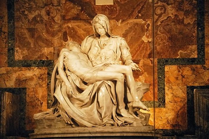 Czy dziecko naprawdę odczuwa ból matki? Fascynująca analiza więzi oczekiwania i bólu.