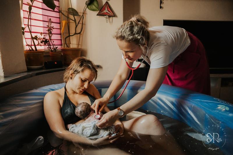 Jak szybko brzuch wraca do formy po porodzie – ile czasu zajmuje wchłonięcie?