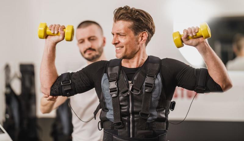 Bezpieczeństwo EMS dla mam karmiących