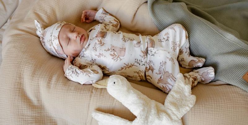 Pielęgnacja skóry noworodka w pierwszych dniach