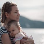 Bezpieczne karmienie piersią a HIV – co warto wiedzieć?