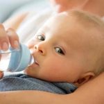 Dopajanie niemowląt karmionych piersią – co warto wiedzieć, aby wspierać malucha?