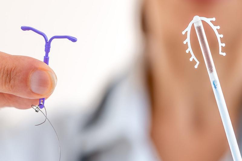 Wkładka hormonalna a karmienie piersią – co warto wiedzieć?