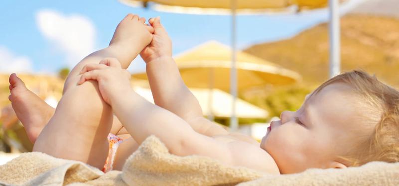 Zalety i zagrożenia opalania podczas karmienia piersią – co warto wiedzieć?