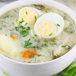 Zupa szczawiowa – smaczny wybór dla mam karmiących piersią