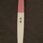 Brązowe plamienie zamiast okresu po porodzie – co warto wiedzieć?