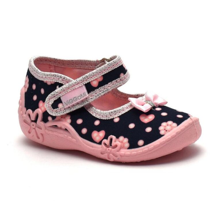 Czy dziecko powinno chodzić w kapciach? Oto, co mówią eksperci