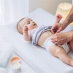 Czy przewijać dziecko w nocy? Oto, co warto wiedzieć